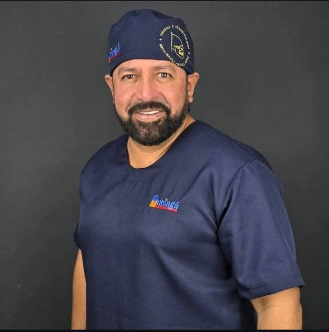 Dr. Arturo Muñoz